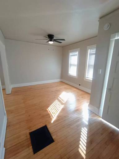 Main picture of 1822 N Warren Ave