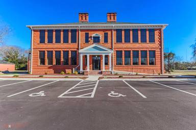 Main picture of 400 N William St