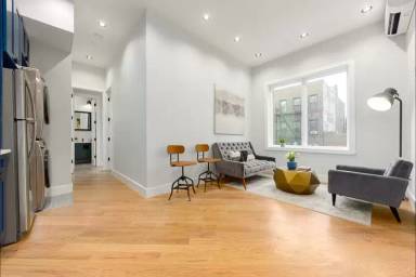 Main picture of 472 Lorimer St