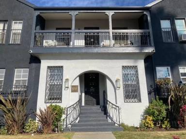 Main picture of 5737 Lexington Ave