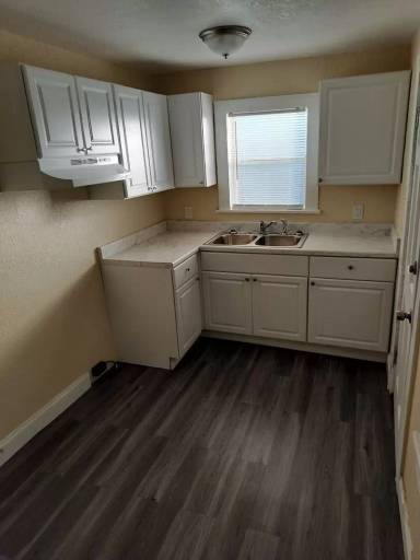 Main picture of 600 Paris Ave S