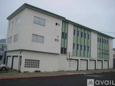 Main picture of 2 W Cavour St