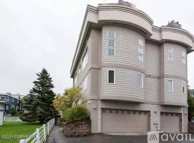 Main picture of 1305 W 7th Ave