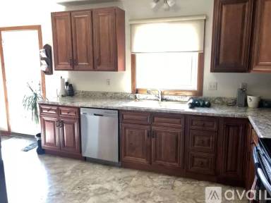 Main picture of 332 Sloan Ave