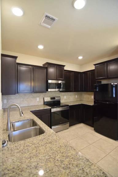 Main picture of 1310 Stonewall Rdg