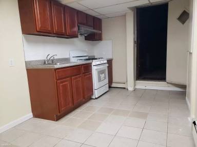 Main picture of 2037 Coyle St