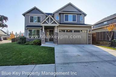 Main picture of 16711 NE 98th St