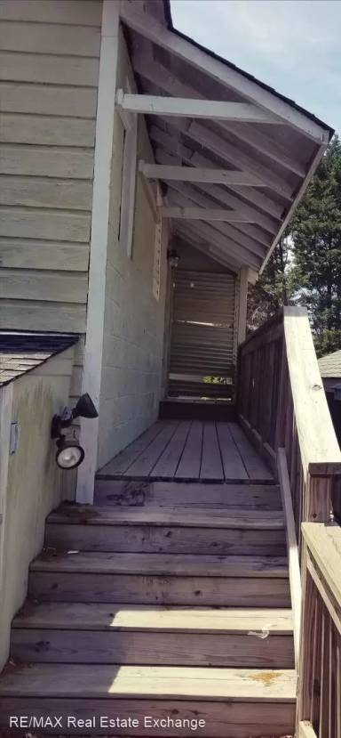 Main picture of 1103 N Elm St