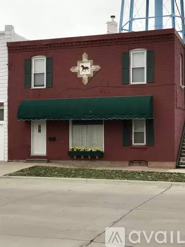 Main picture of 211 E Franklin St