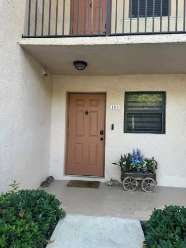 Main picture of 15706 E Waterside Cir