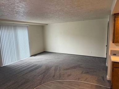 Main picture of 2510 E 8th St