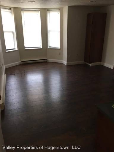 Main picture of 26 N Locust St