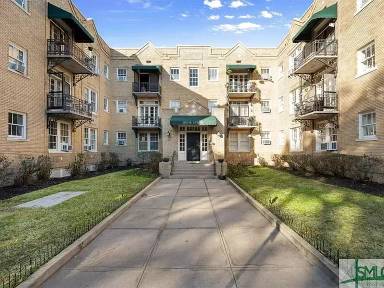 Main picture of 210 E State St