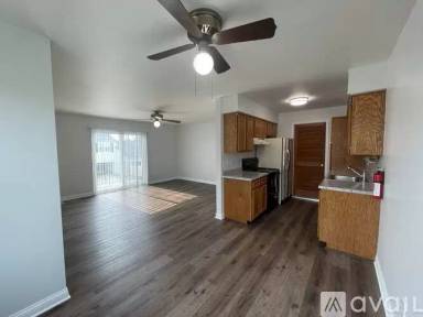 Main picture of 15853 Charleston Dr