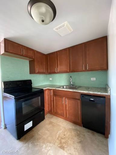 Main picture of 7628 1/2 N Milwaukee Ave