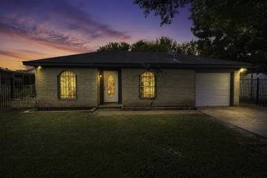 Main picture of 1106 Mooney Rd
