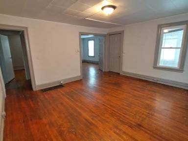 Main picture of 8 Pulaski St