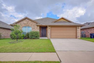 Main picture of 617 Apple Tree Ln