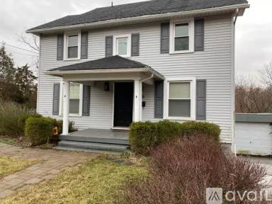 Main picture of 108 W Harrison St
