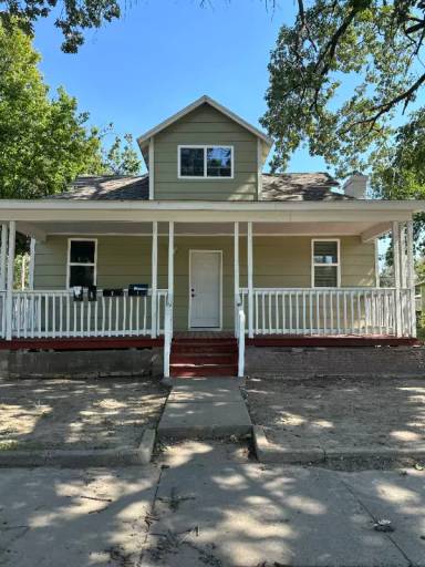 Main picture of 213 S 2nd St