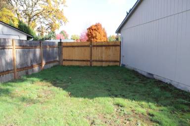 Main picture of 381 SE 39th Ave