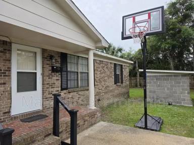 Main picture of 1011 Dr Martin L King Jr Dr