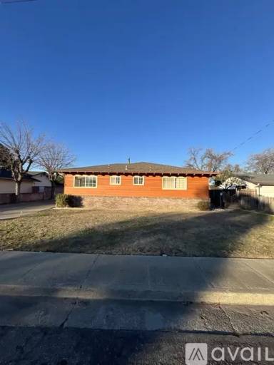 Main picture of 119 E Colusa St