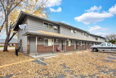 Main picture of 1000 S Holly St
