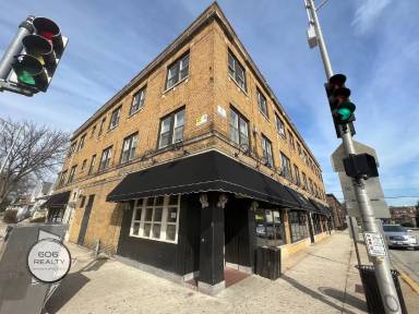 Main picture of 152 Des Plaines Ave