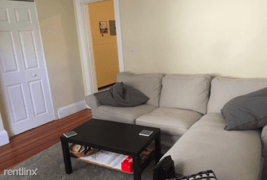 Main picture of 452 Hanover St