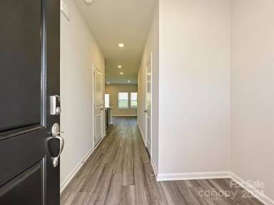 Main picture of 5240 Brailey Cir