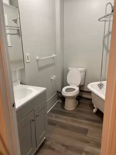 Main picture of 62 Bay St