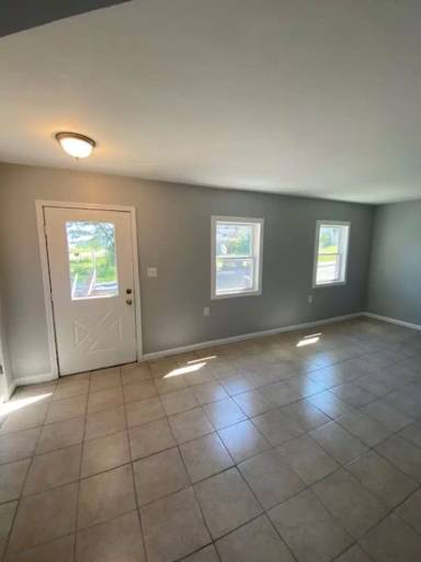 Main picture of 33 Leland Ave