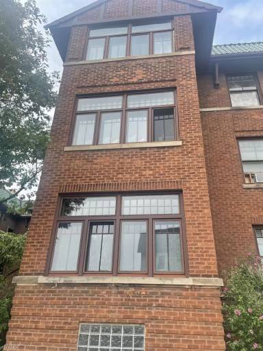 Main picture of 1140 W Washington Blvd