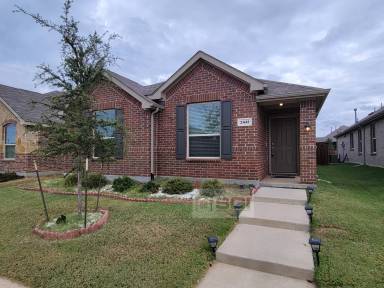 Main picture of 2441 Larimar Dr