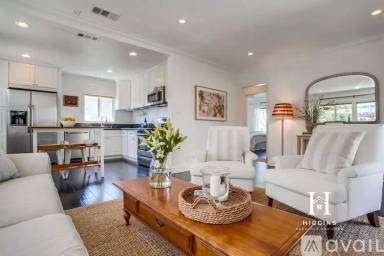 Main picture of 5716 Hazelbrook Ave