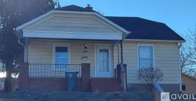 Main picture of 1030 Bond St