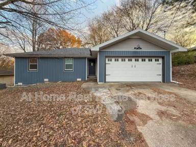 Main picture of 2734 E Cragmont St