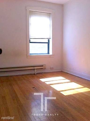 Main picture of 3815-23 N Greenview Ave
