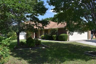 Main picture of 704 Kim Ave
