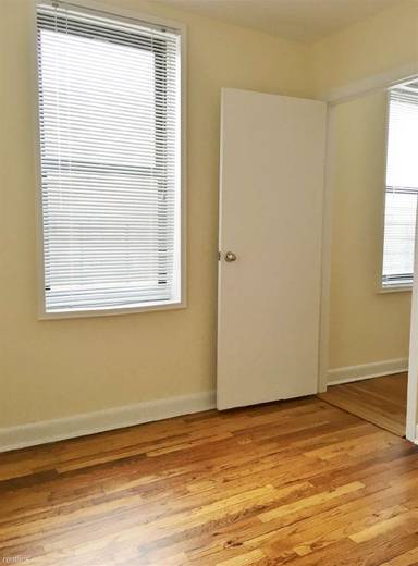 Main picture of 8450 Austin St