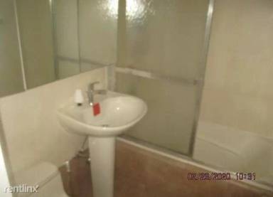 Main picture of 9 Longwood Dr