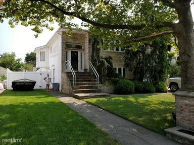 Main picture of 1555 Arden Ave