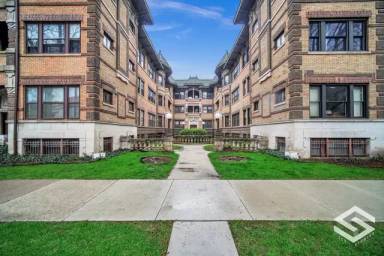 Main picture of 943 E Hyde Park Blvd