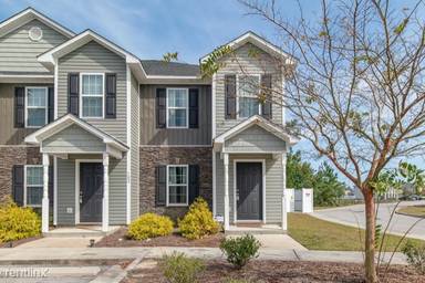 Main picture of 100-106 W Murrow Ln