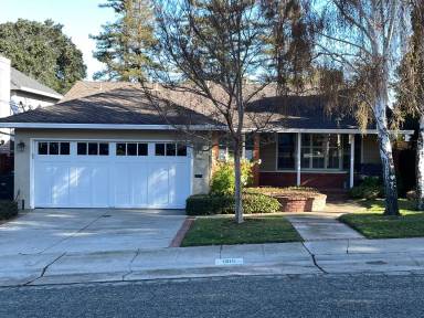 Main picture of 1239 Tilia St