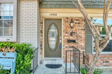 Main picture of 15924 Coolwood Dr