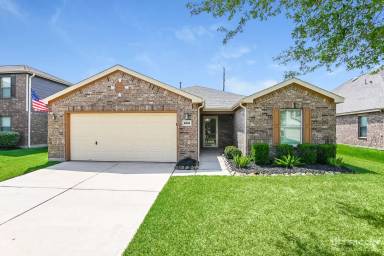 Main picture of 2534 J R Dr