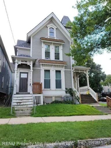 Main picture of 303 E Lloyd St