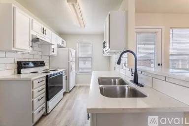 Main picture of 5810 Redstone Dr